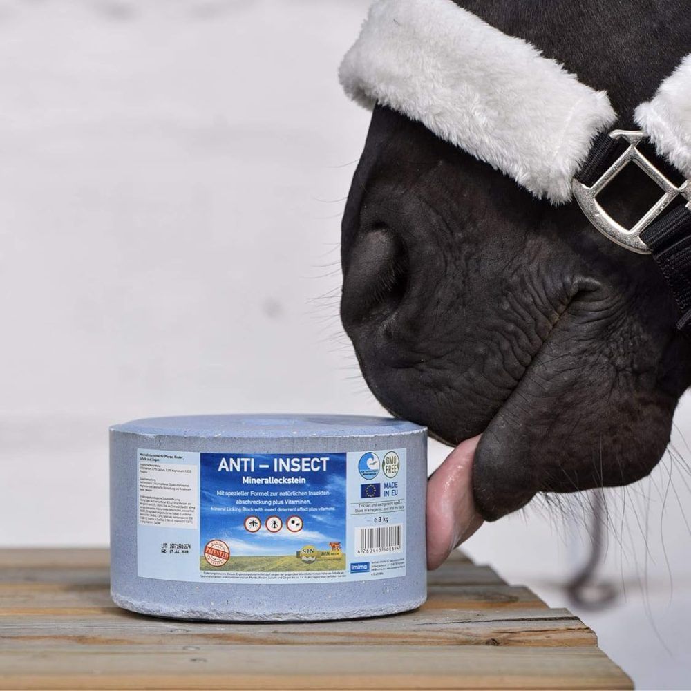 Insect repellent mineral lick stone block 3 kg UKAL