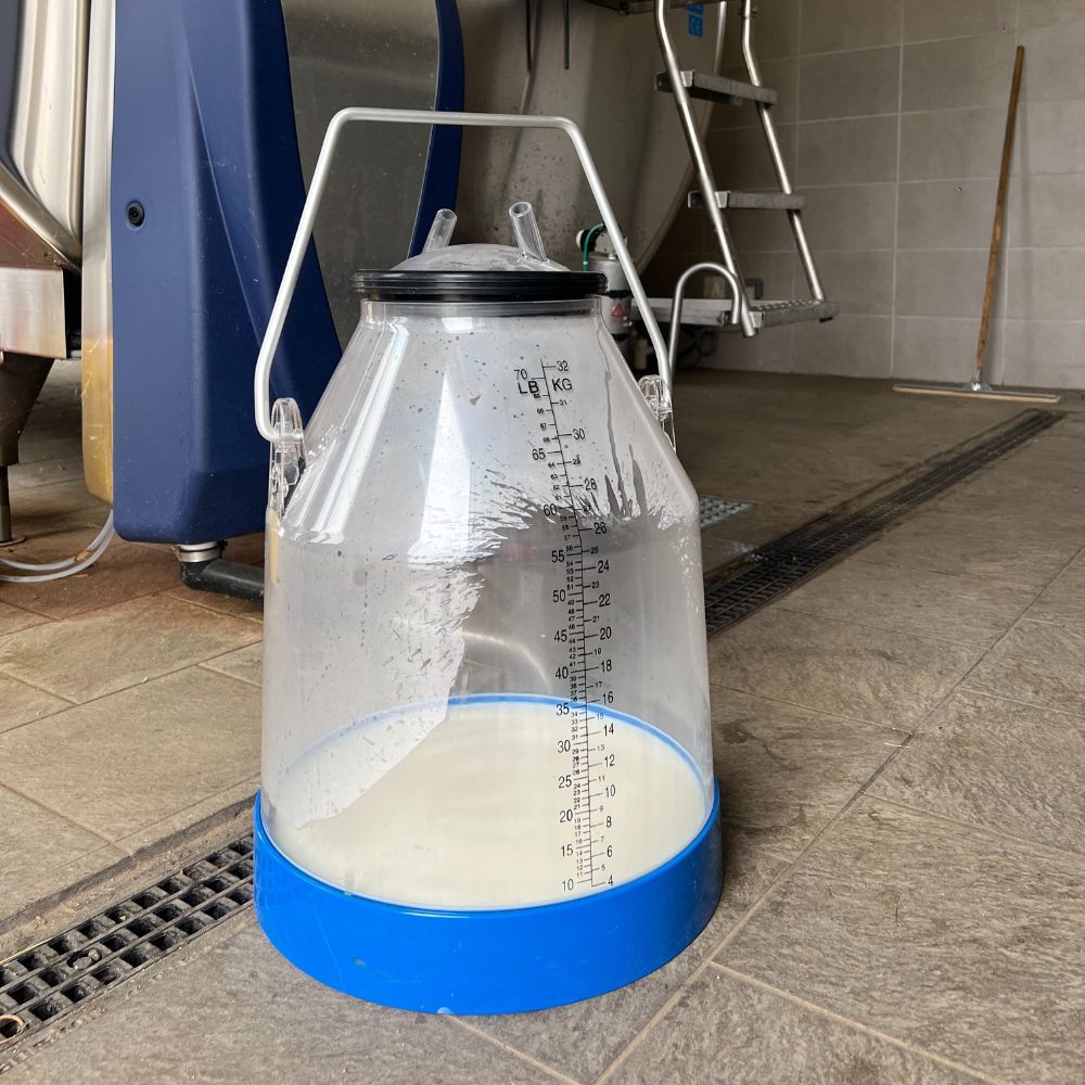 Seau à lait gradué en polycarbonate 32 L UKAL