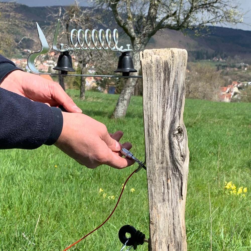 Lightning insulator with spring X1