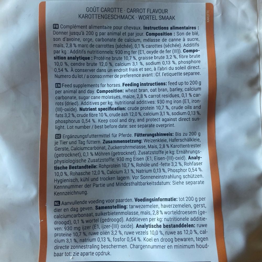 HIPPOTONIC Treats for horses, carrot flavour