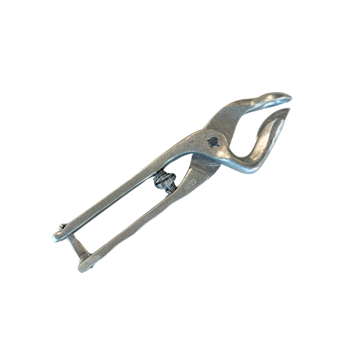 Poultry sacrifice clamp