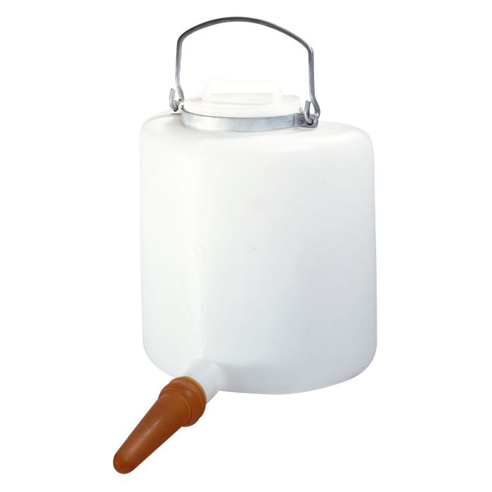 Half-round plastic calf feeding bucket with lid, 6 L
